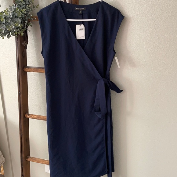 Banana Republic Wrap Dress Size 4 NWT - Picture 1 of 5